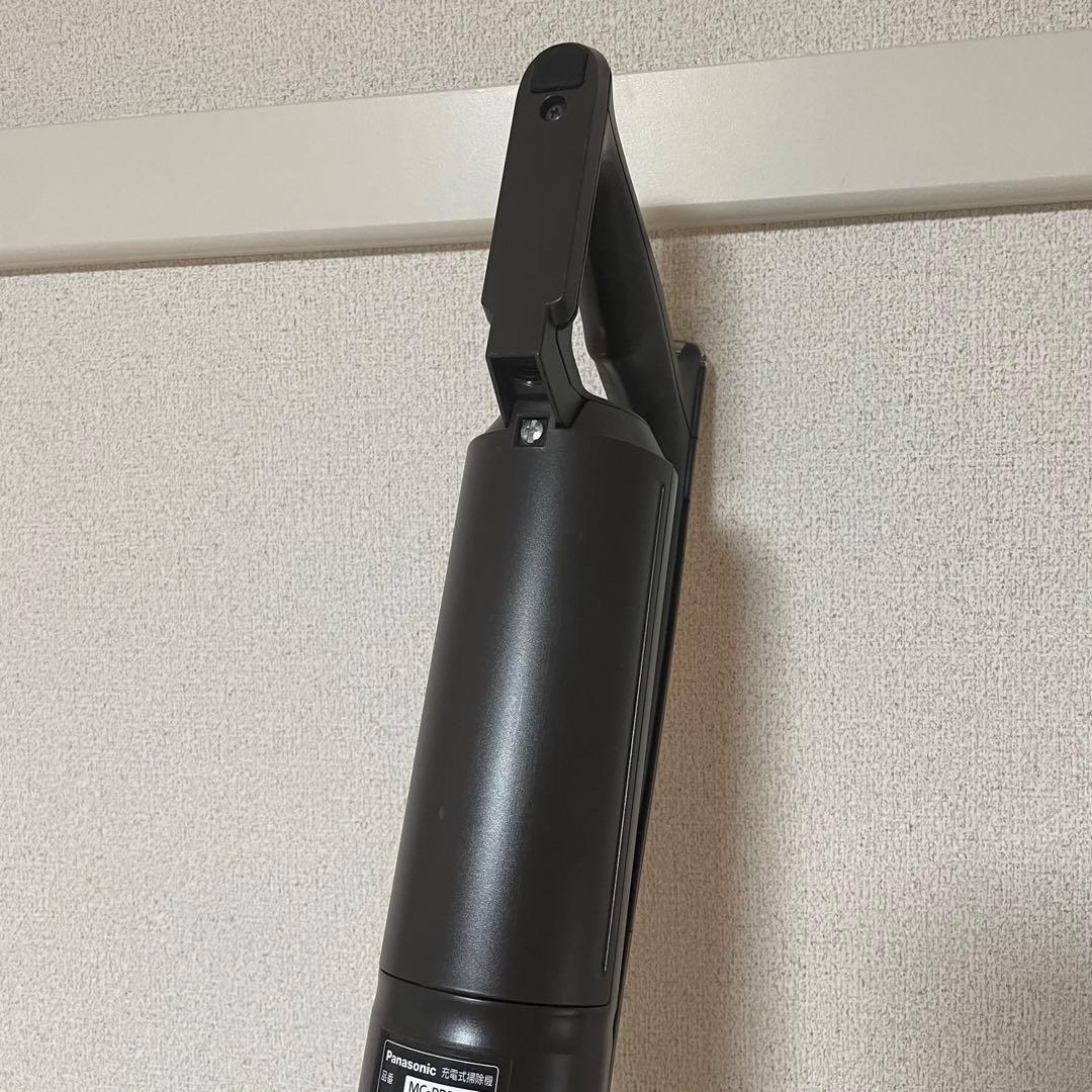 Panasonic　コードレススティック掃除機　MC-PBP101J