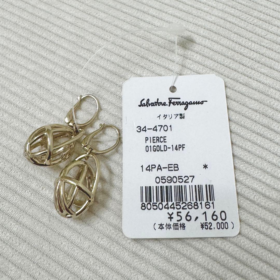 Salvatore Ferragamo ゴールド 金色 ピアス
