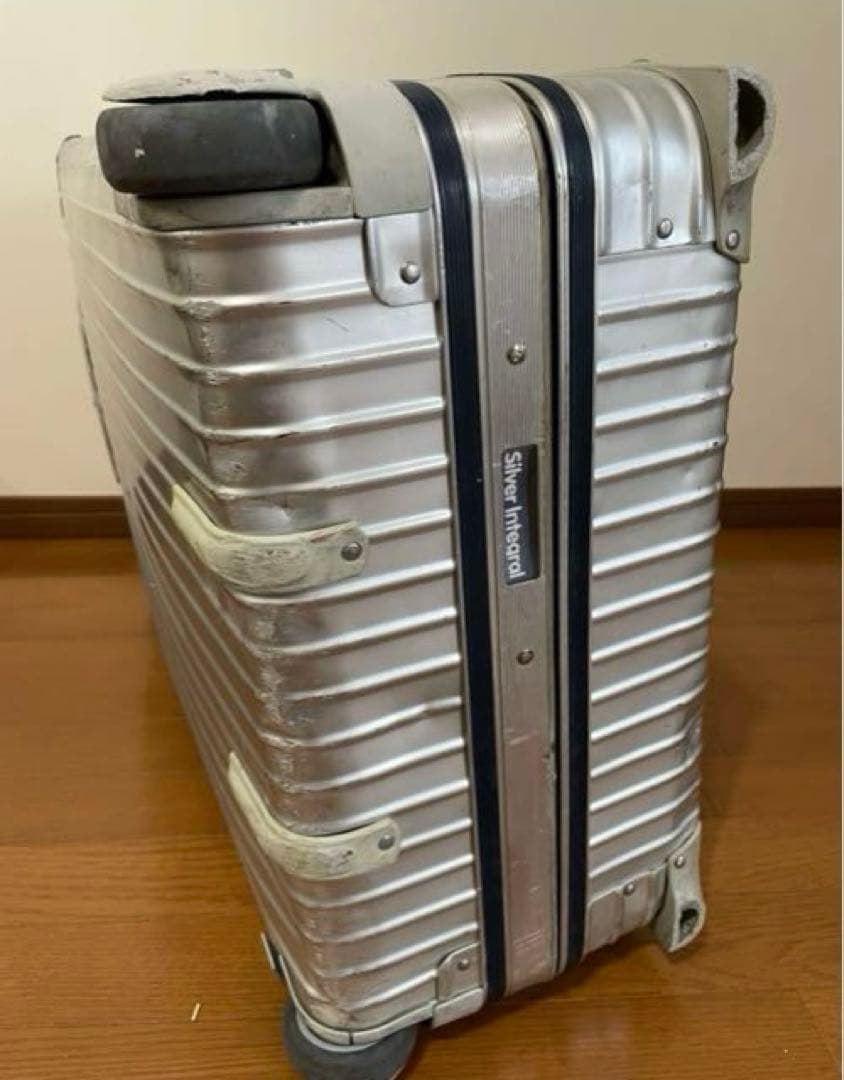 リモワ rimowa トパーズ　シルバーインテグラル 82L 2輪 アルミ青ロゴ