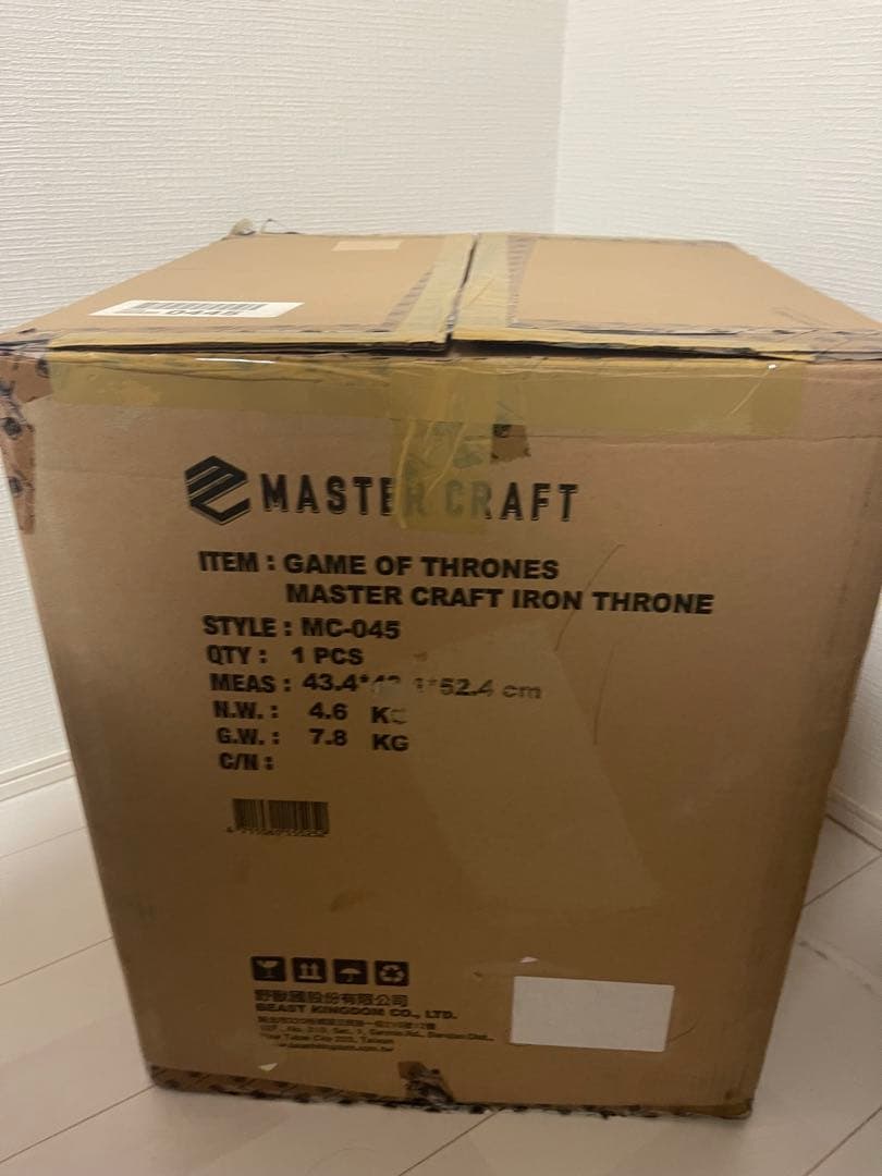 全世界3000台限定　鉄の玉座GAME OF THRONES