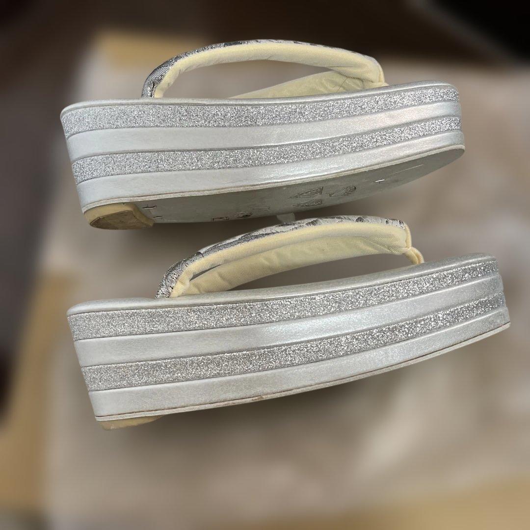 成人式シルバー バッグと草履のセット