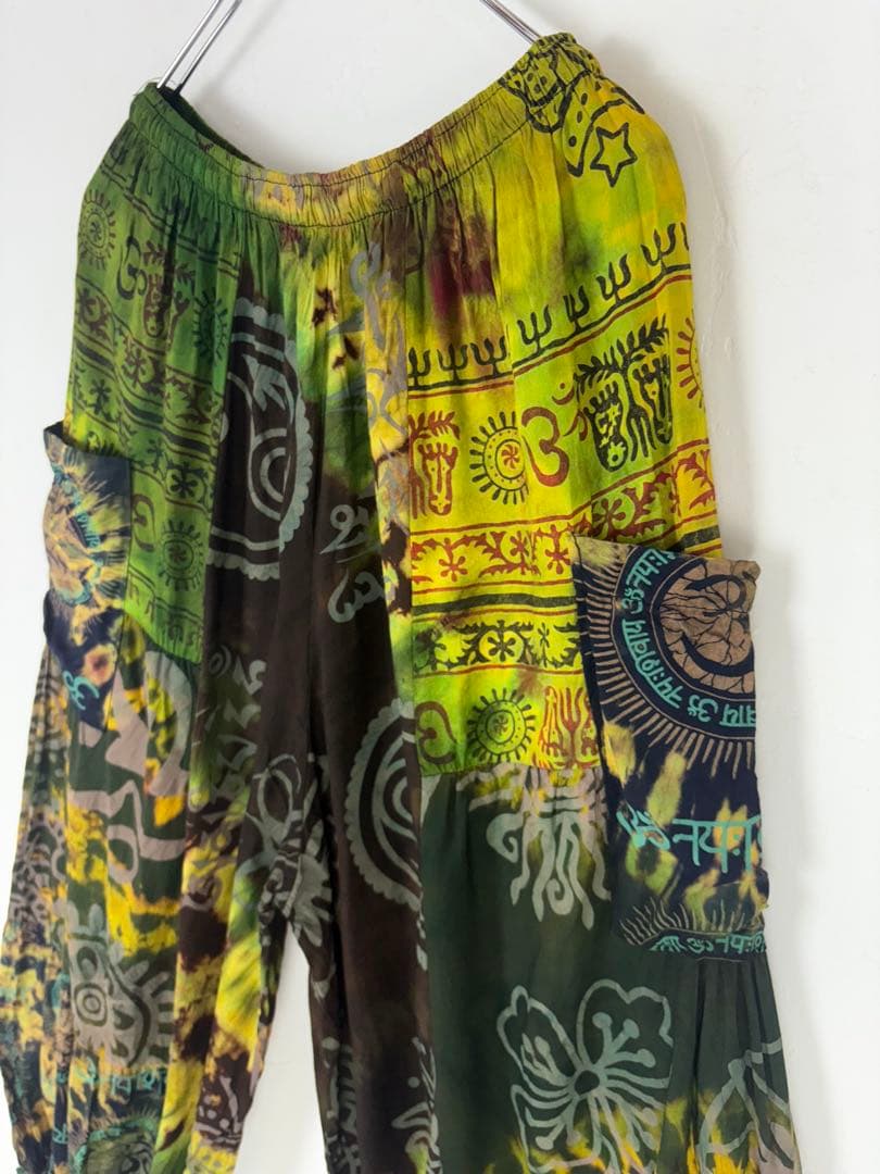 【新品】レーヨンアラジンパンツ　ヒンディー文字　タイダイ染め　F370