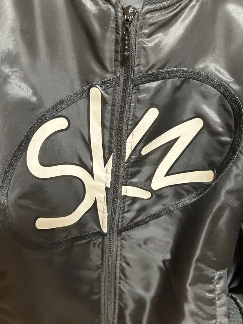 StrayKids ハン　ボンバージャケット　ポップアップ　スキズ　ハンクオッカ