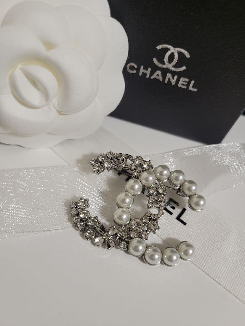 シャネル　ブローチ　パール　シルバー