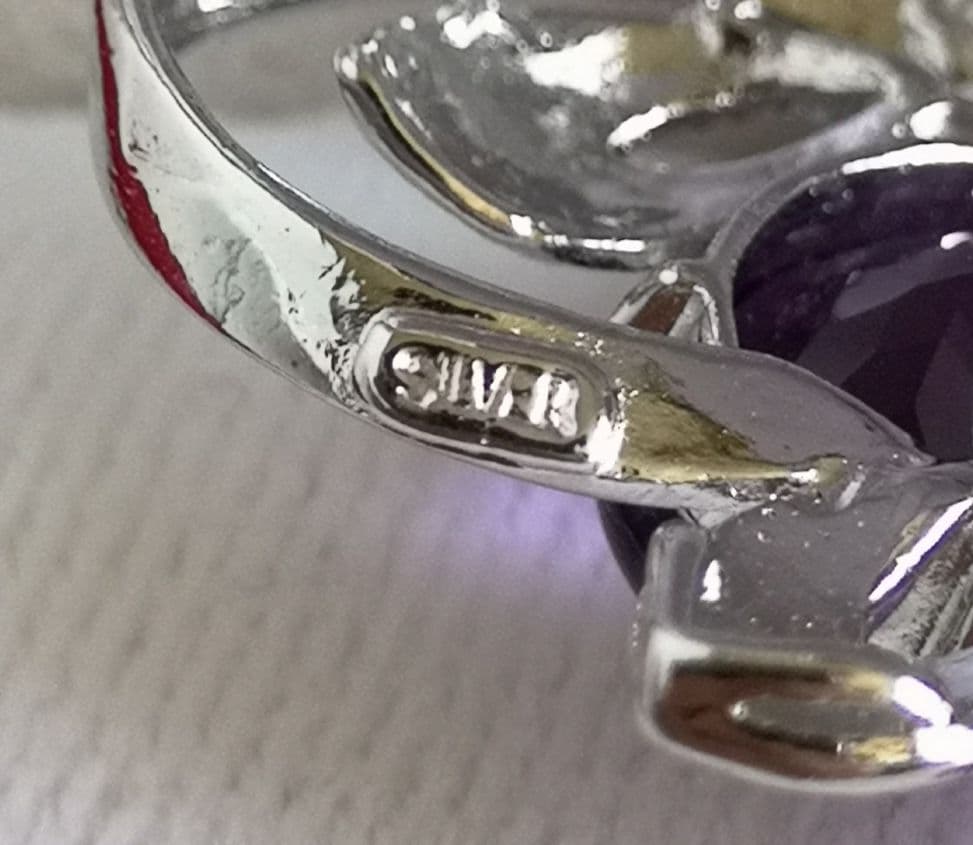 ブローチ シルバー製 天然石 アメジスト カボッション 裏面カッティング 912