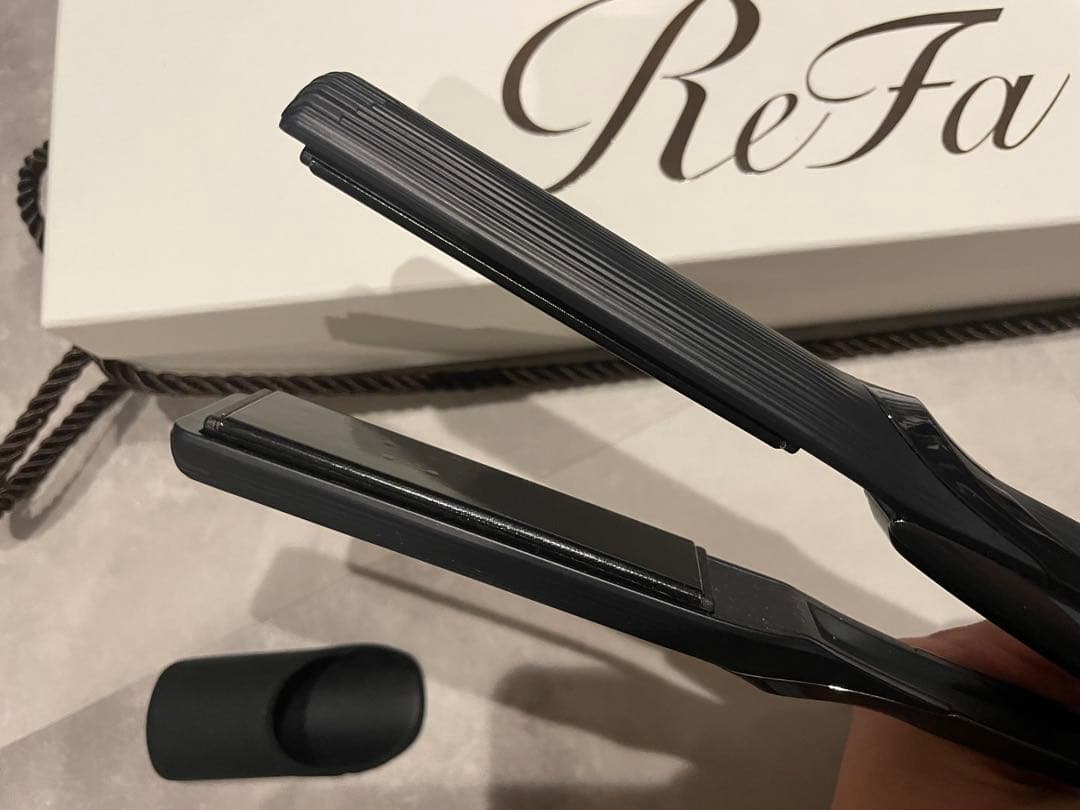 リファ　ストレートヘアアイロン
