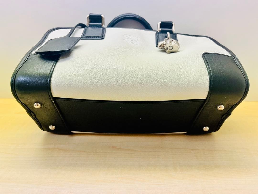 LOEWE アマソナ　 ホワイト/ブラック