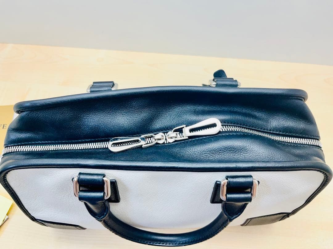 LOEWE アマソナ　 ホワイト/ブラック