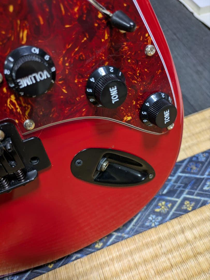 TARGET　レッド ストラトキャスタータイプ エレキギター　フェルナンデス