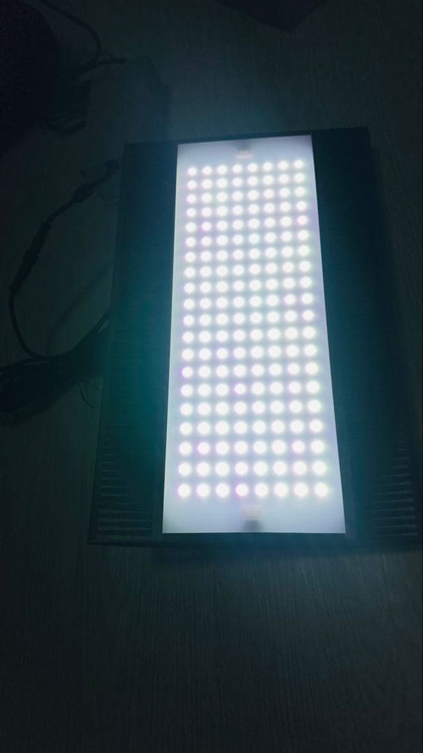 ADAソーラーRGB 水槽用 LEDライト