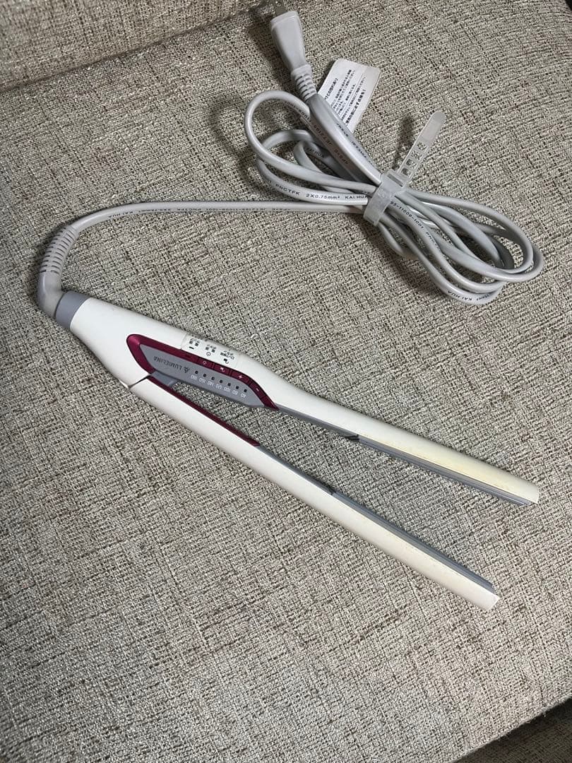 ヘアビューロン リュミエリーナ ストレートアイロン ホワイト/レッド