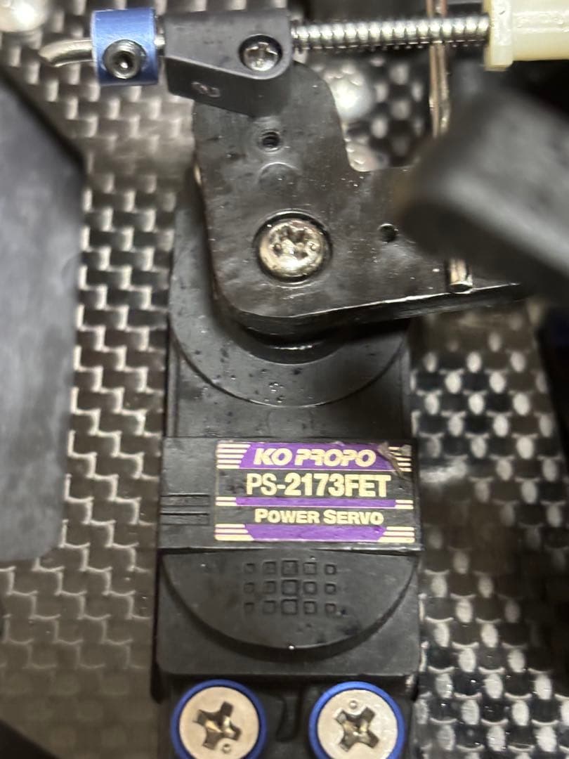 t*8様 京商FW05 エンジンラジコン