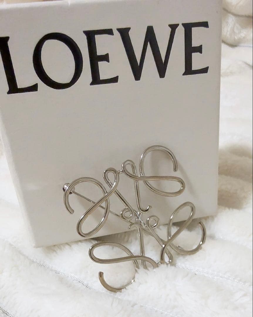 ロエベ　ブローチ　LOEWE シルバー
