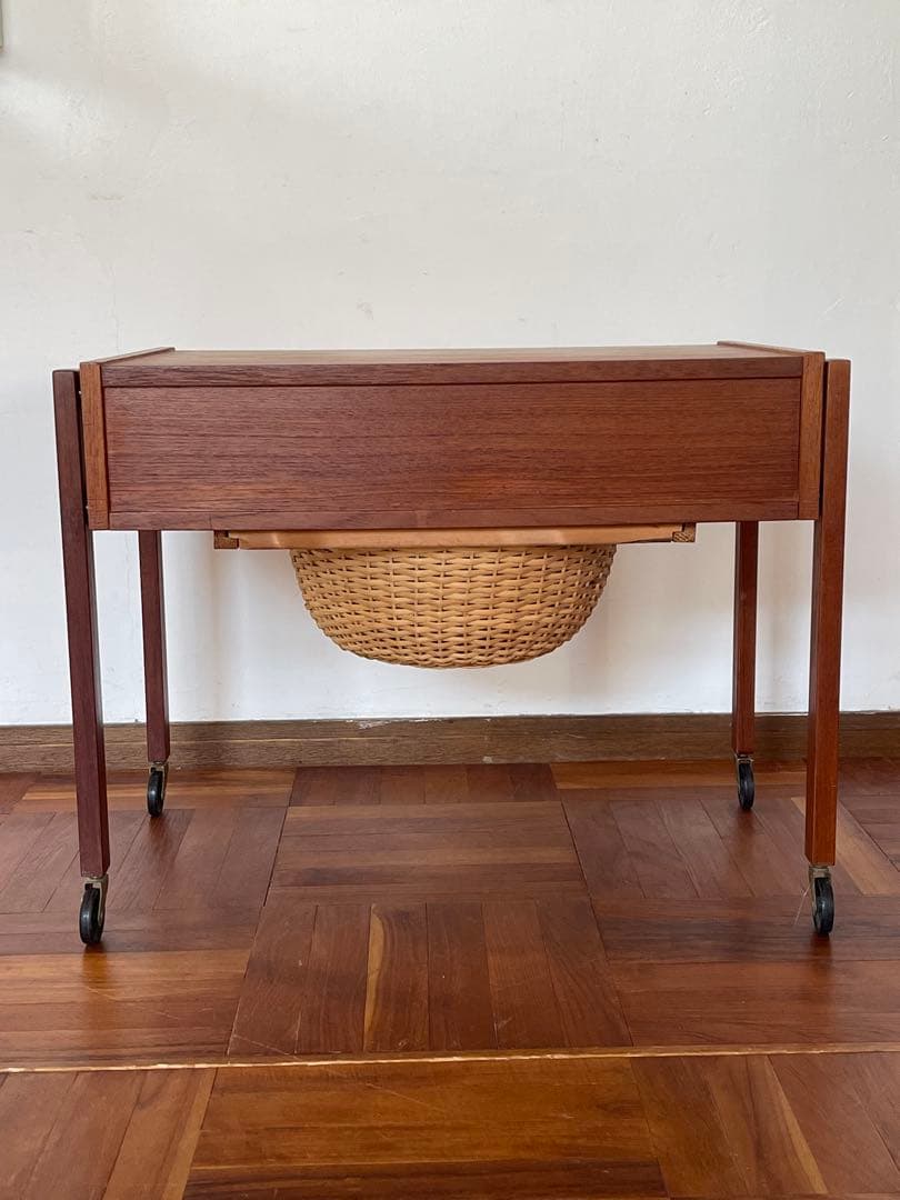 北欧 デンマーク ヴィンテージ チーク オイルフィニッシュ ソーイング ワゴン