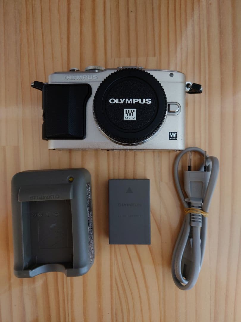 美品レベル OLYMPUS オリンパス E-PL6 シャッター数 約7807回！