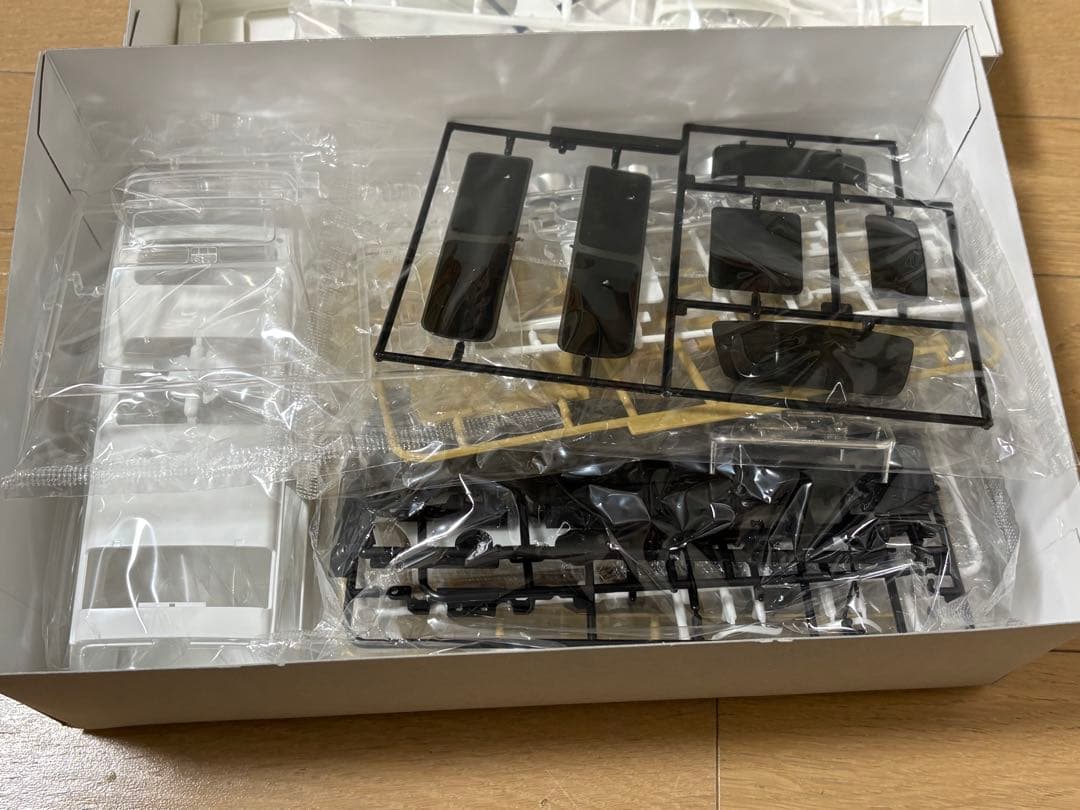 アオシマ1/24アズマックス100ハイエース、バニングパーツセット(ジャンク品)