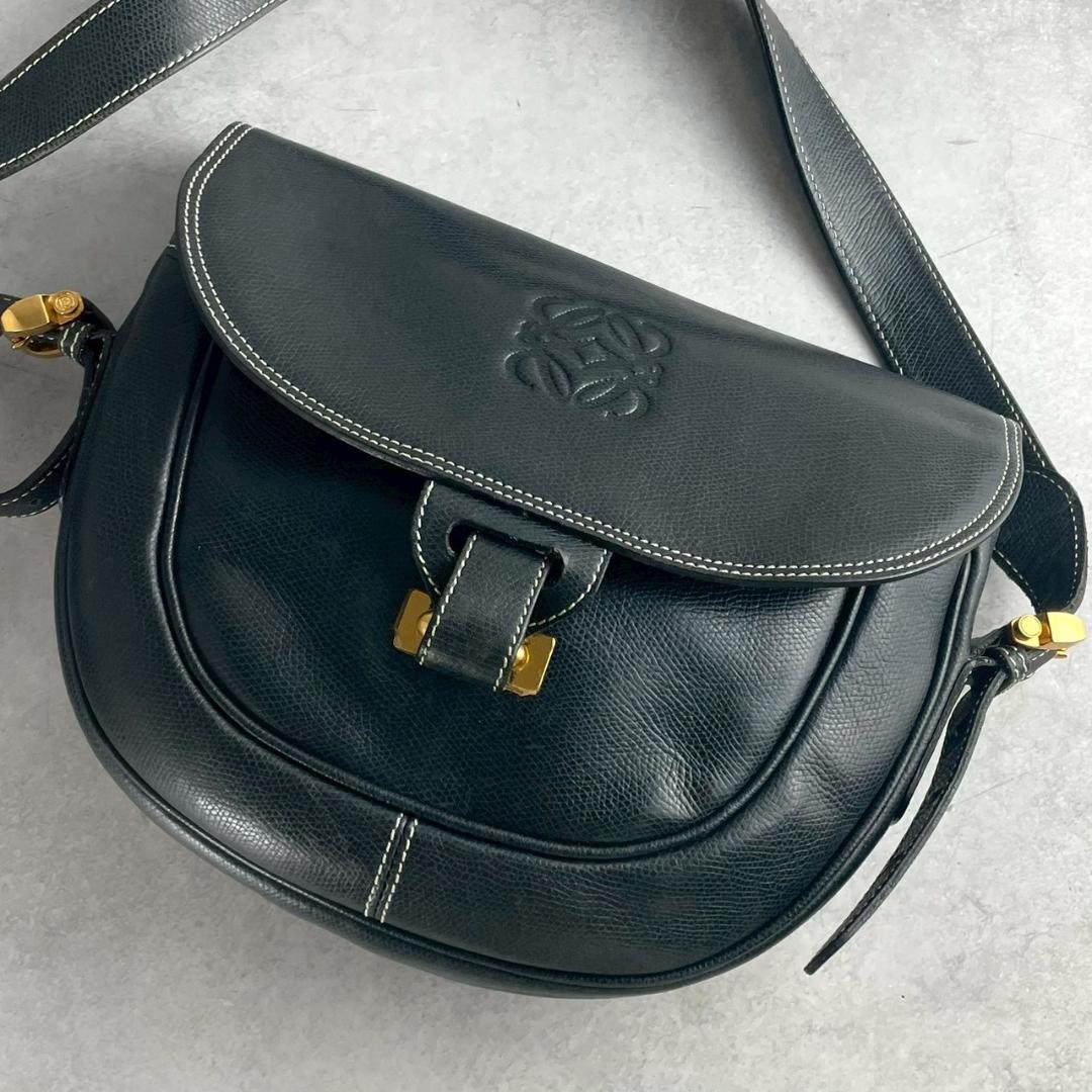 Y*a様 極希少✨ロエベ ショルダーバッグ アナグラム ロゴ型押し レザー 黒