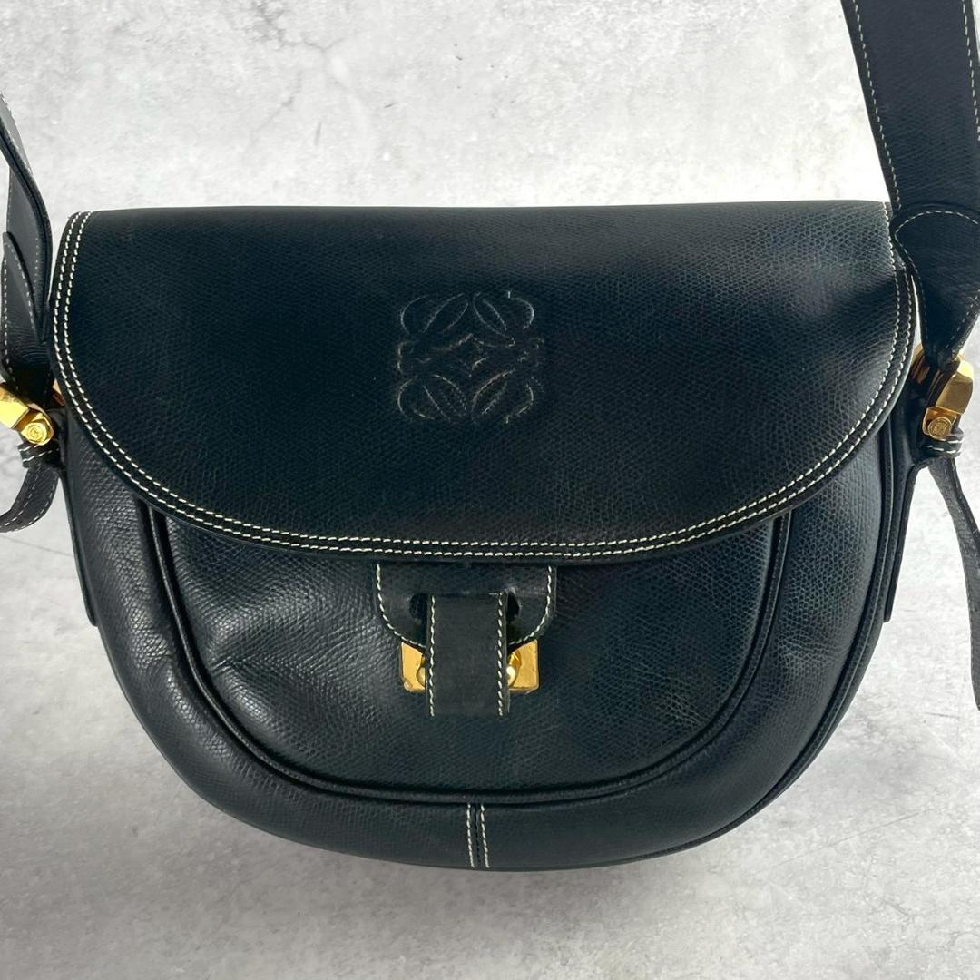 Y*a様 極希少✨ロエベ ショルダーバッグ アナグラム ロゴ型押し レザー 黒