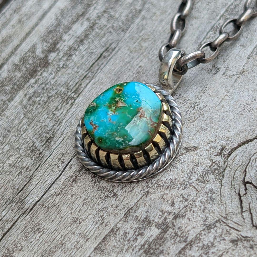 ハンドメイドのターコイズトップ　ペンダントトップ　インディアンジュエリー風