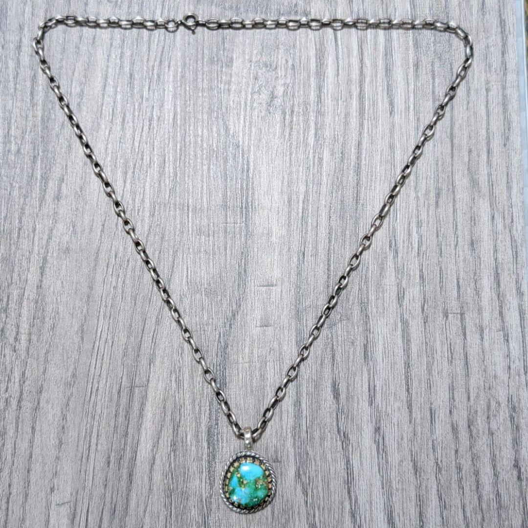 ハンドメイドのターコイズトップ　ペンダントトップ　インディアンジュエリー風