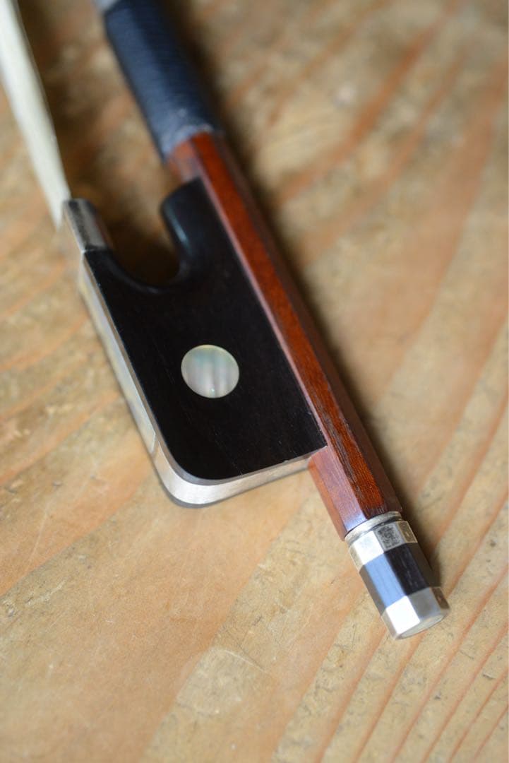 4/4 銀黒檀チェロ弓　美杢フェルナンブコ　80.6g