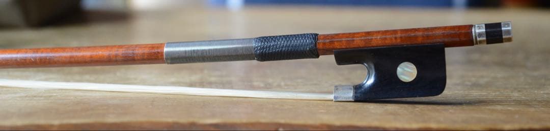 4/4 銀黒檀チェロ弓　美杢フェルナンブコ　80.6g