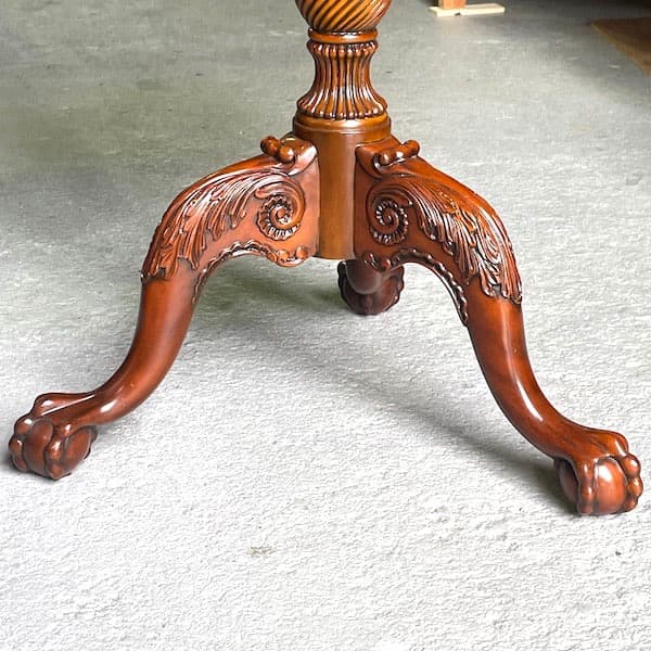 アンティーク調　オケージョナルテーブル　サイドテーブル　猫足机　透かし彫り