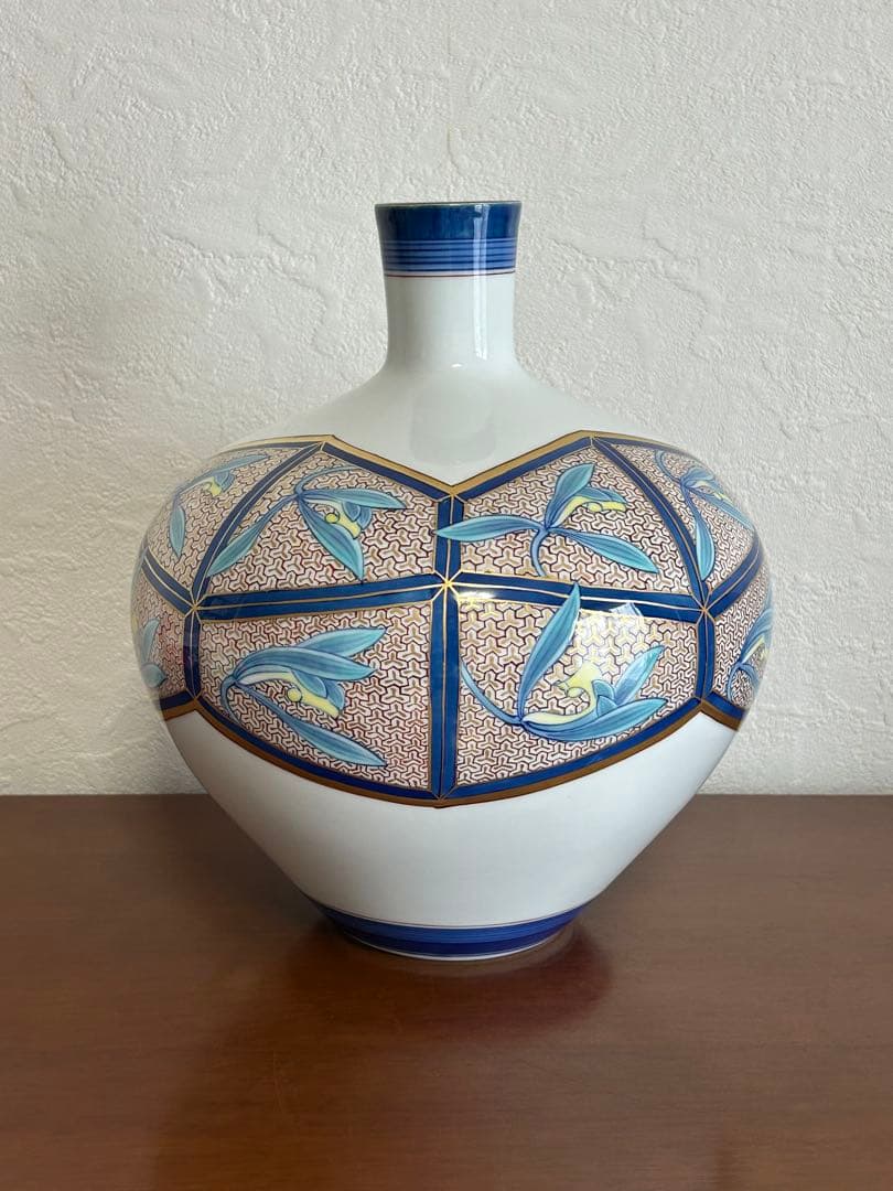 【香蘭社謹製】染錦 蘭つなぎ 花瓶【希少美品】