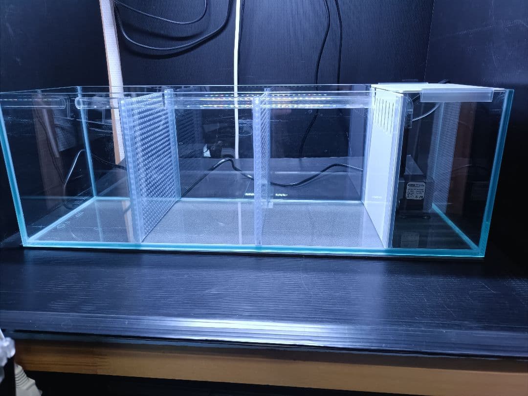 仕切り水槽60センチ