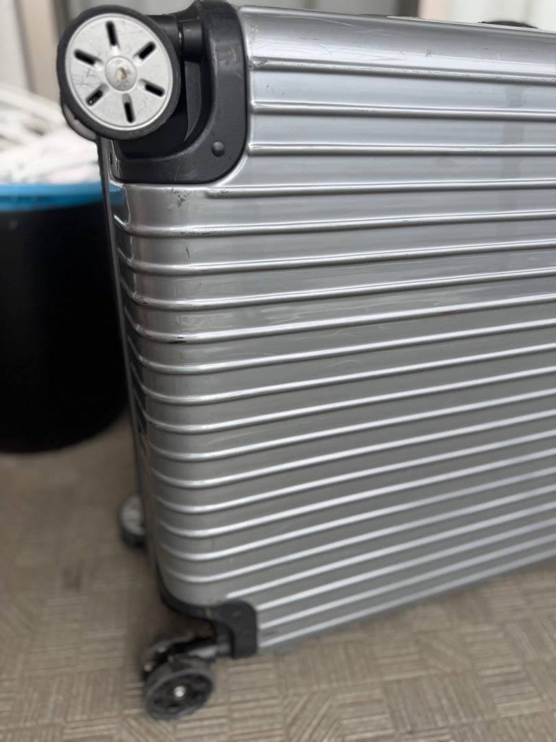 RIMOWA シルバー 大型104L
