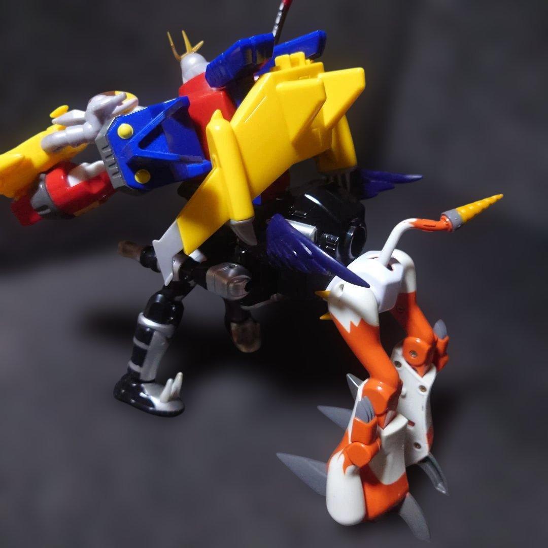 デジモンクロスウォーズ　シャウトモン等　フィギュア