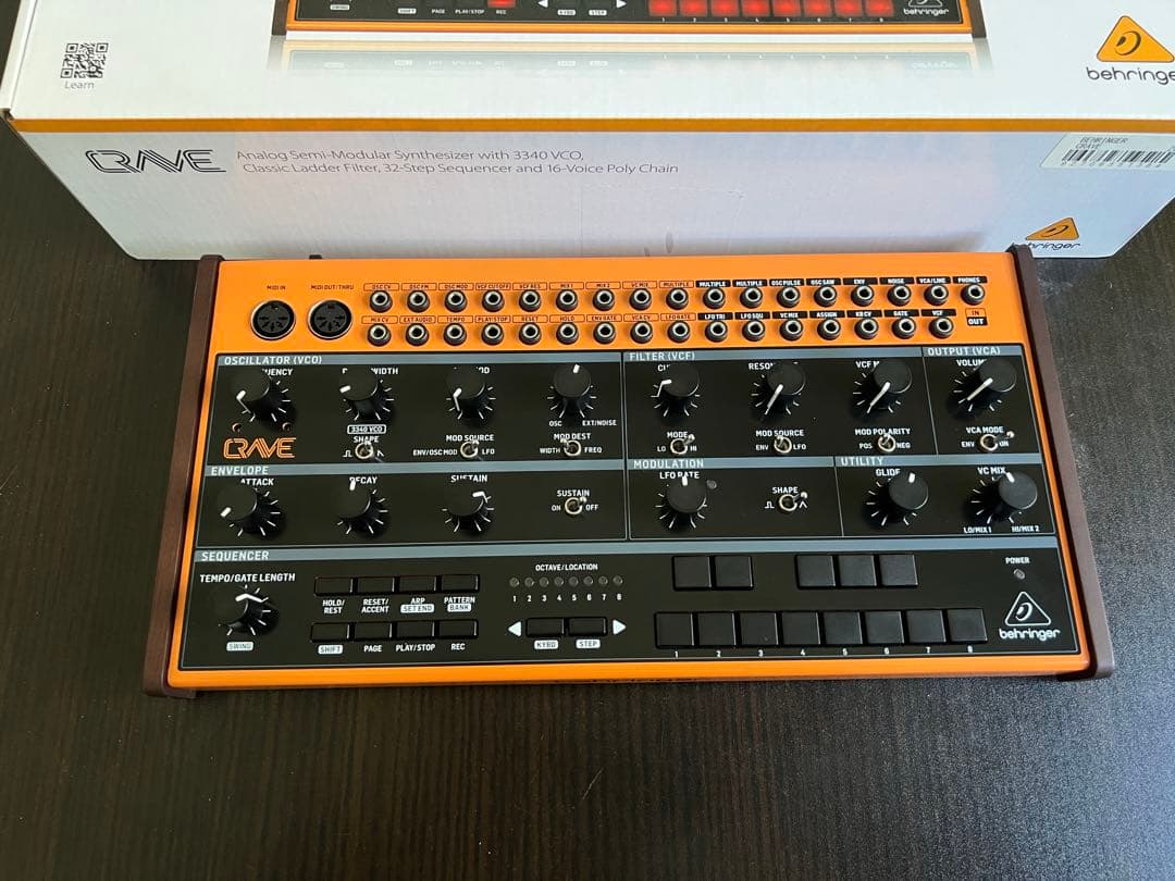 behringer CRAVE アナログシンセサイザー