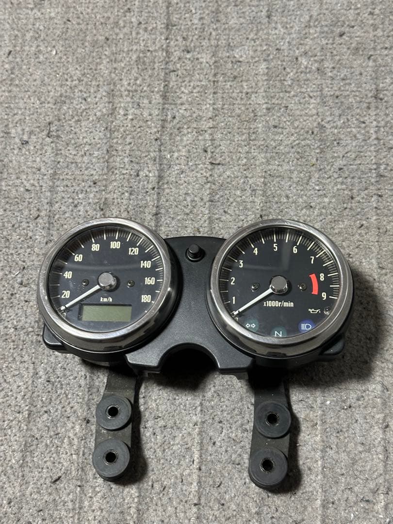 W400 W650 メーター