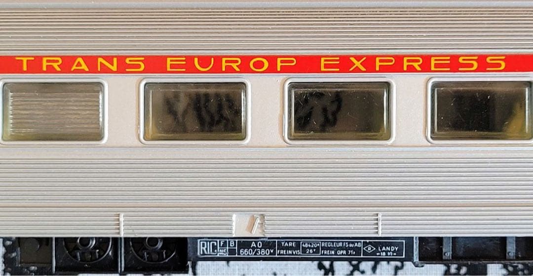 HOゲージ　TEE（トランス・ヨーロッパ・エクスプレス）車両6両セットJOUEF