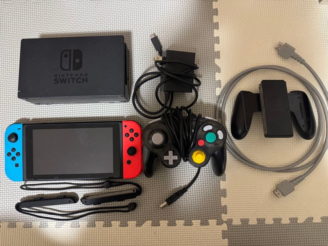 M*e様 Nintendo Switch 本体 青/赤 Joy-Con 付属品