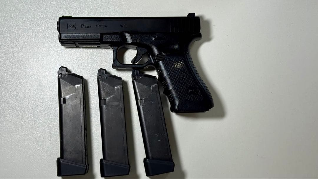 【東京マルイ】GLOCK 17 Gen 4 9x19 ハンドガン マガジン3本付