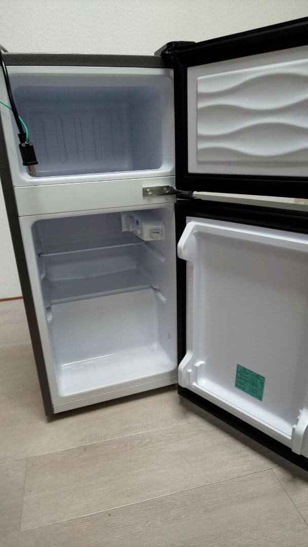ブラック 2ドア冷蔵庫 冷凍室付き