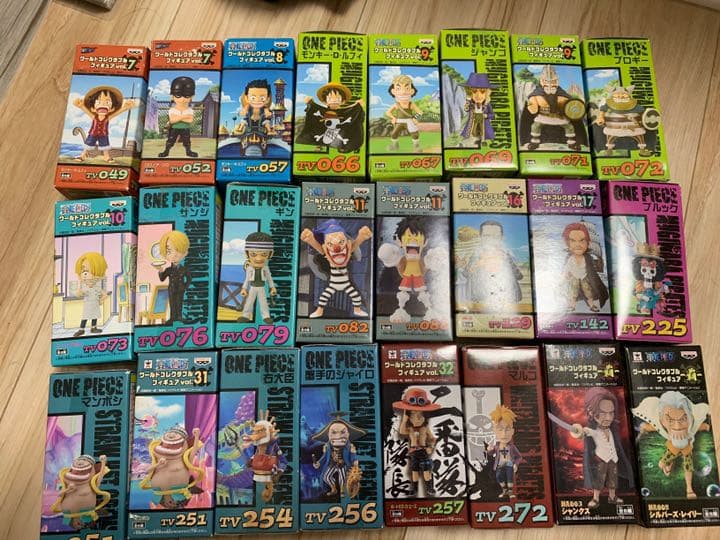 ONE PIECE ワールドコレクタブル フィギュア　開封済み