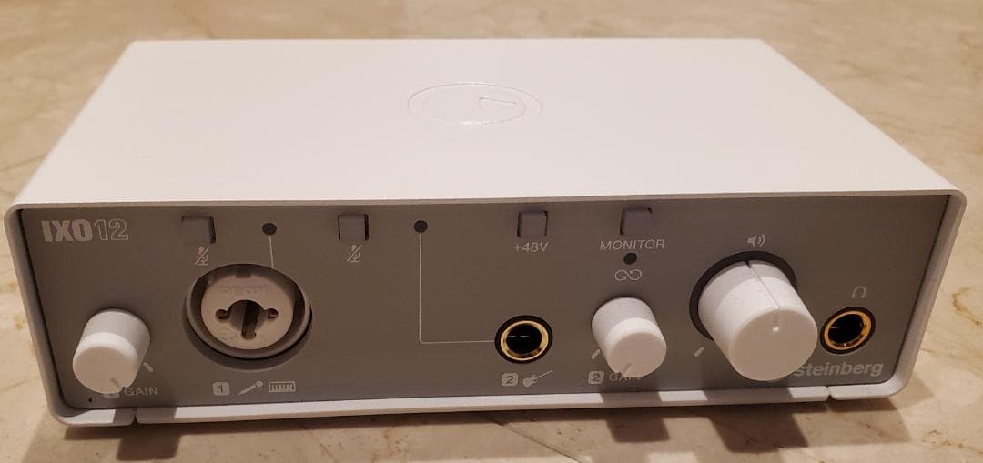 IXO12 オーディオインターフェイス