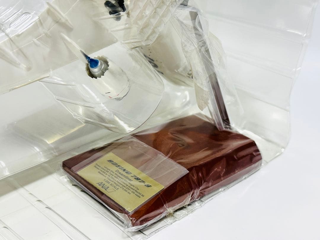 全日空商事 1/200 ANA B787-8 特別塗装 NH20051