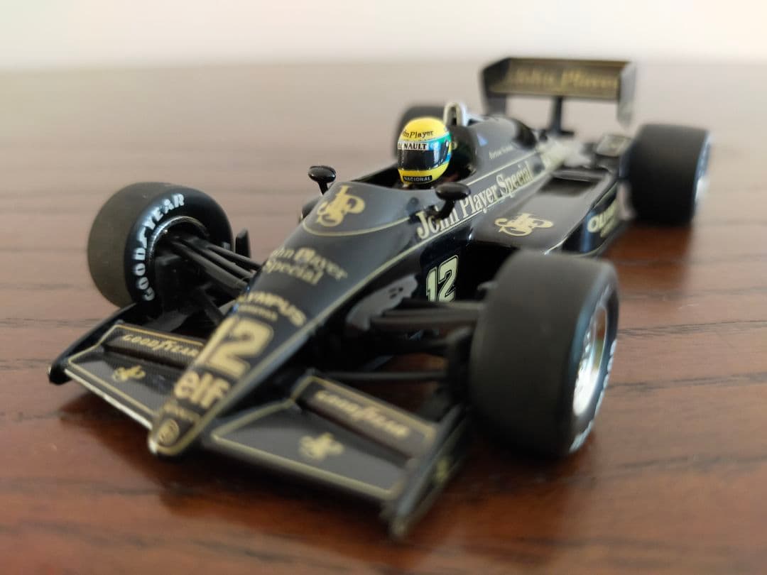 ミニチャンプス 1/43 ロータス ルノー 97T アイルトンセナ 1985