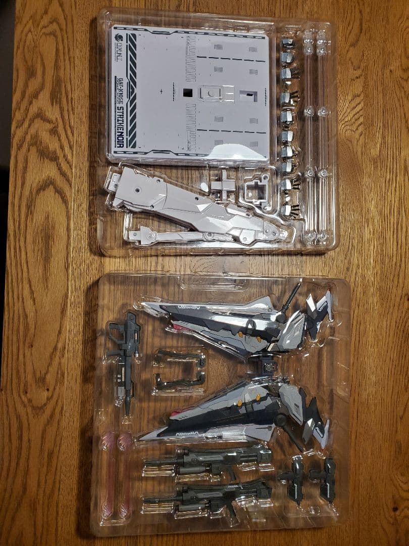 メタルビルド　ストライクノワールガンダム （オルタナティブストライク Ver.）