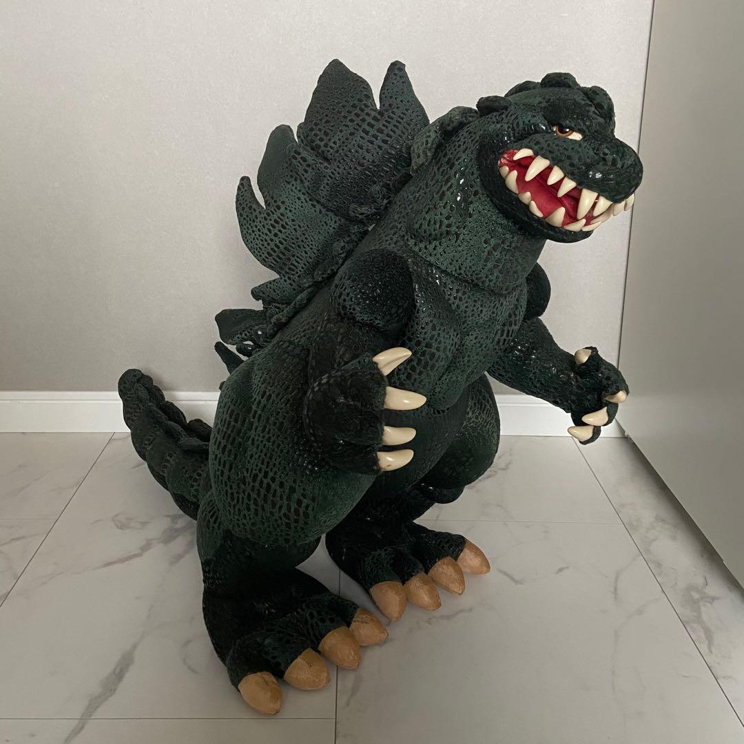 ゴジラ バンダイ スタッフドフィギュア