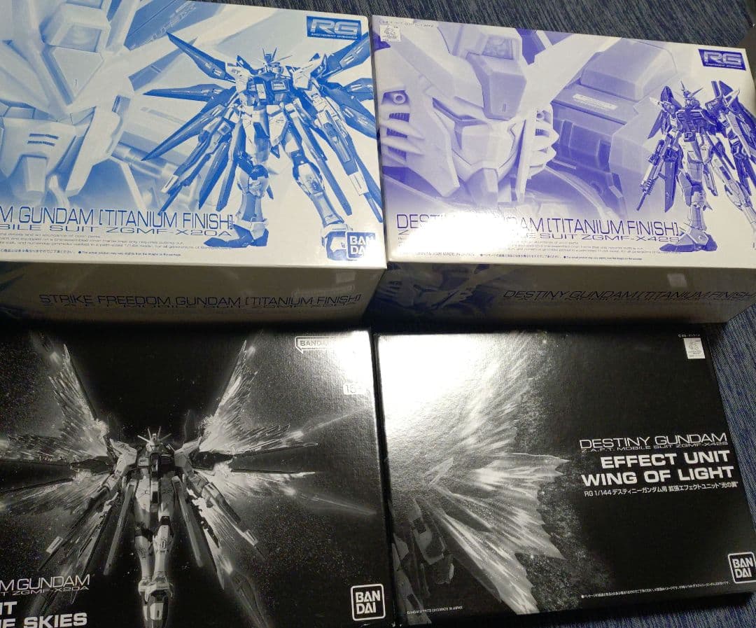 RG ストライクフリーダム　デスティニー　チタニウムフィニッシュ　天空の翼光の翼