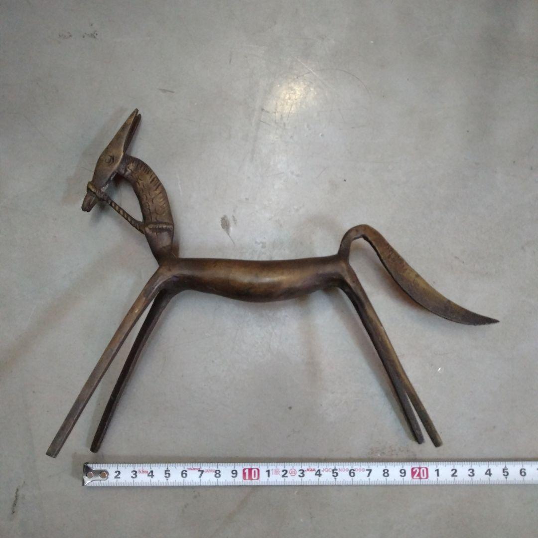 金属製　馬の彫刻 　ブロンズ　オブジェ　アンティーク　ビンテージ