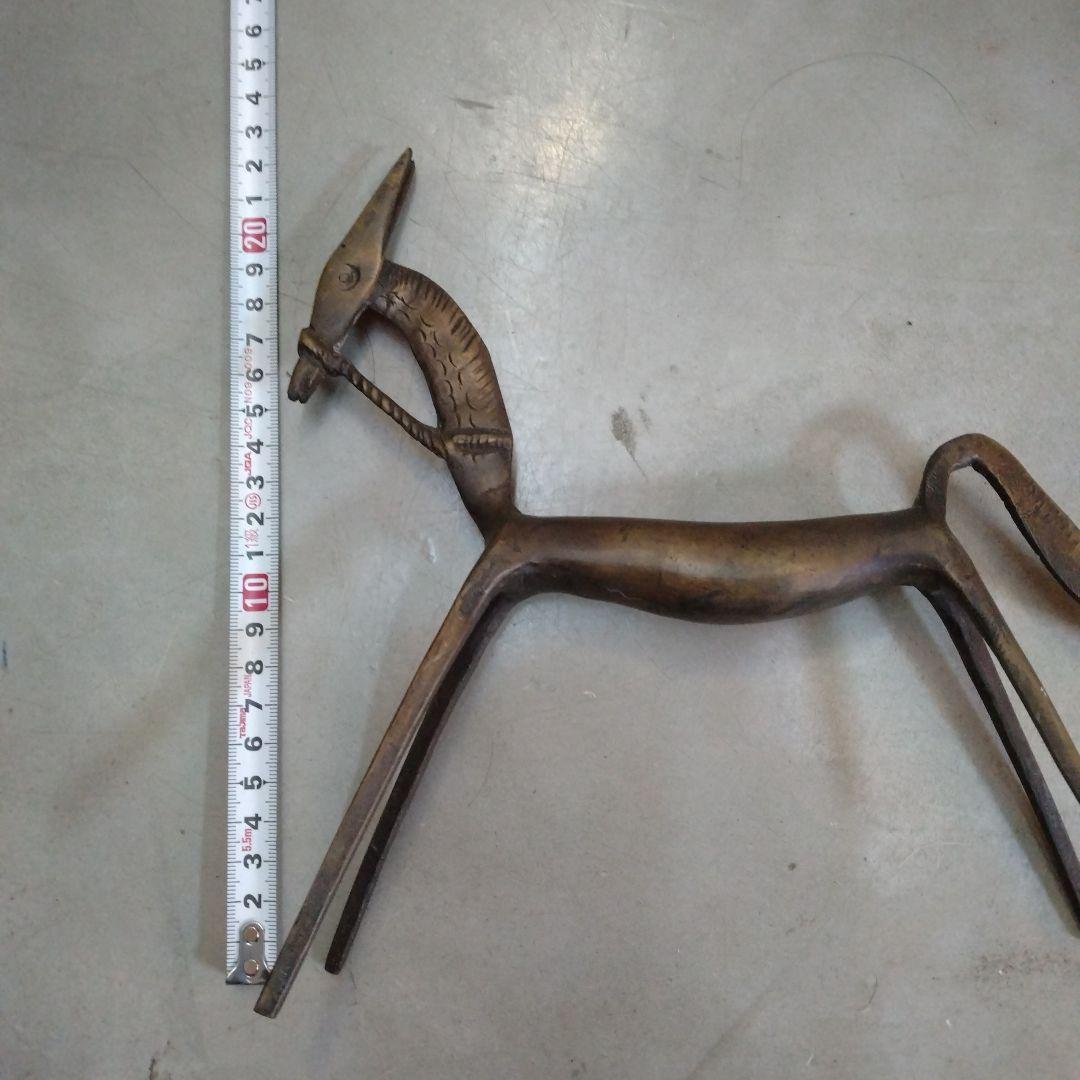 金属製　馬の彫刻 　ブロンズ　オブジェ　アンティーク　ビンテージ