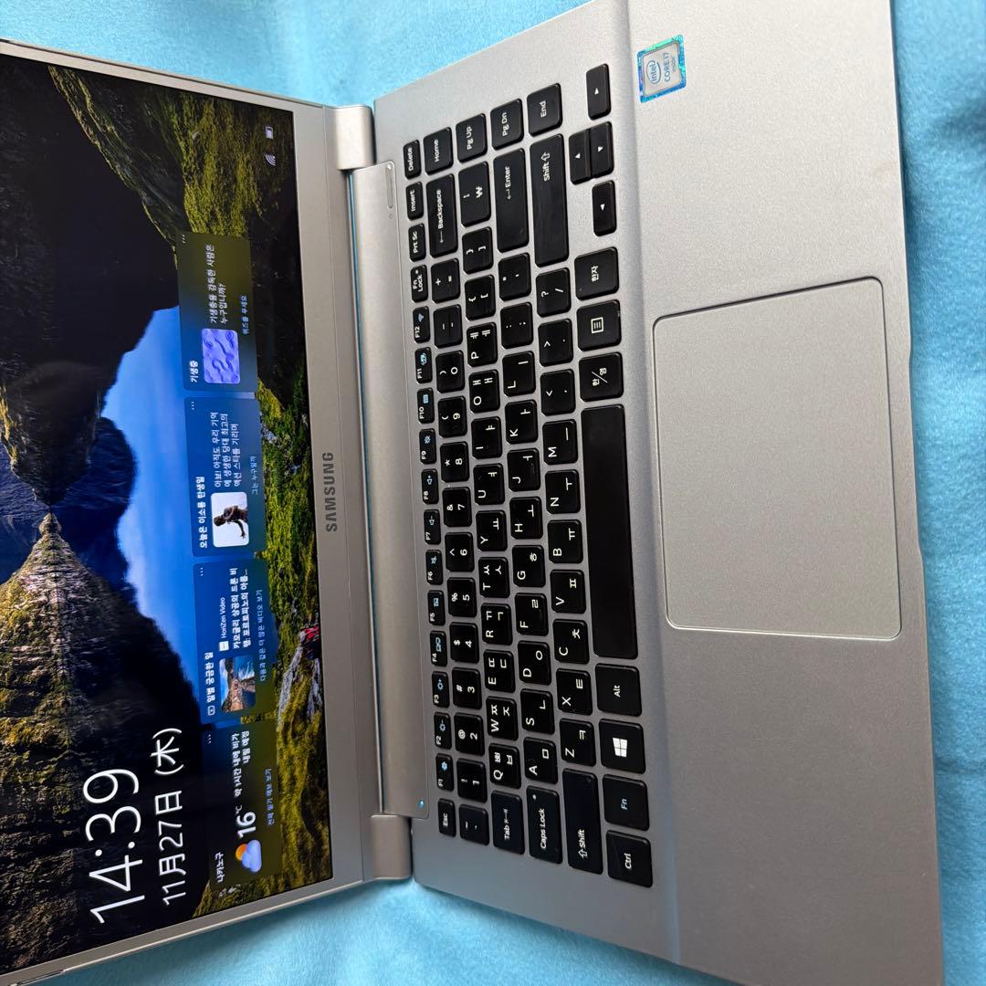 Samsung ノートPC 13.3インチ シルバー