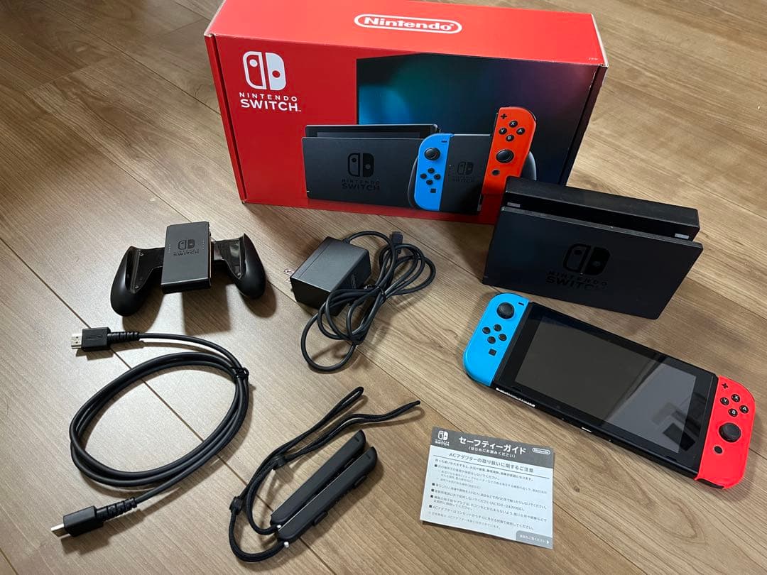 Nintendo Switch 本体 青/赤 Joy-Con付き　中古品