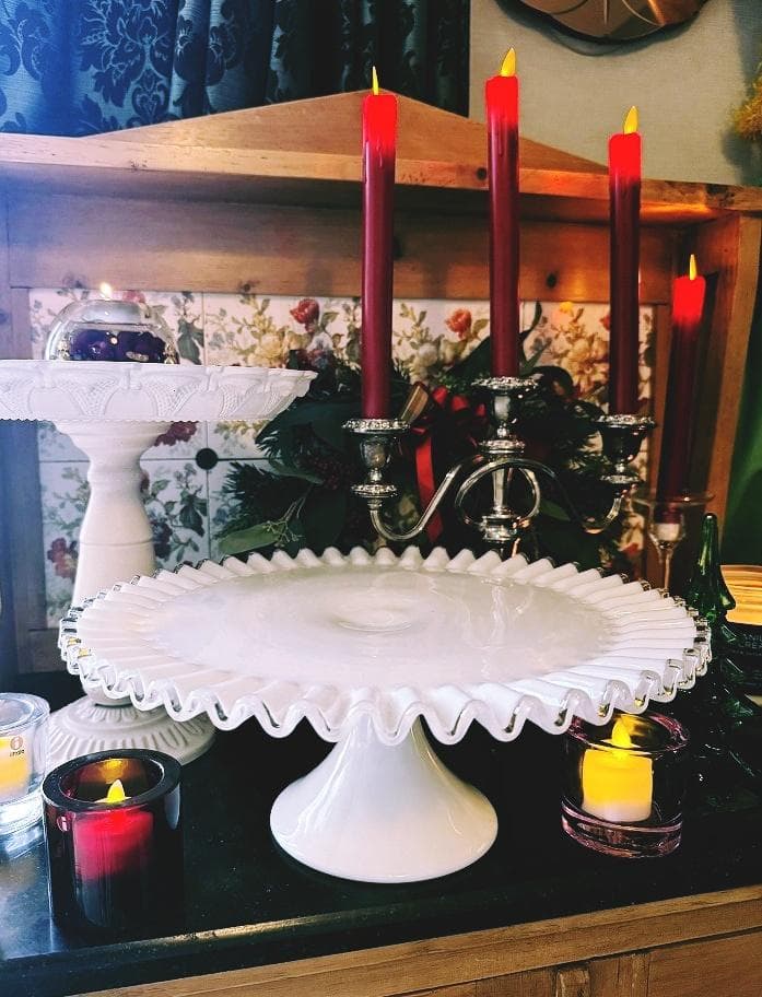 フェントン　ケーキスタンド　シルバークレスト　ミルクガラス　ペデスタル