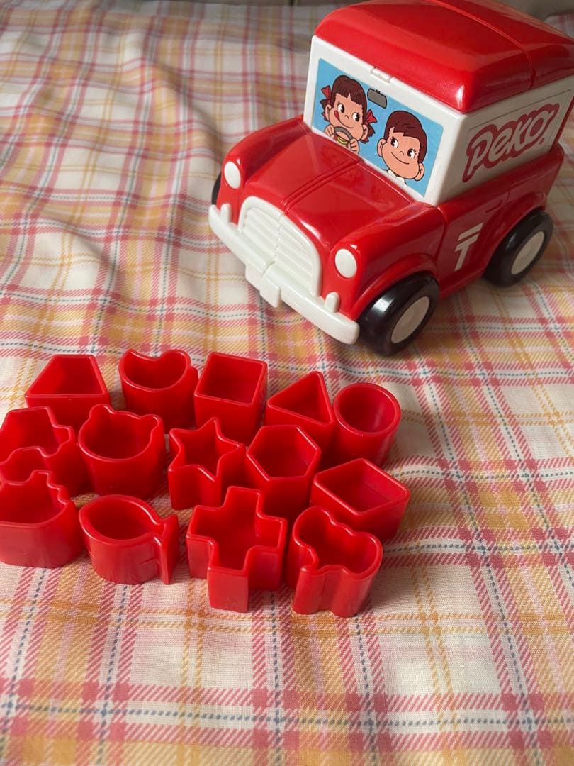 ペコちゃん　ポコちゃん　不二屋　車　型はめ　パズル　ミニカー　レトロ　貴重品